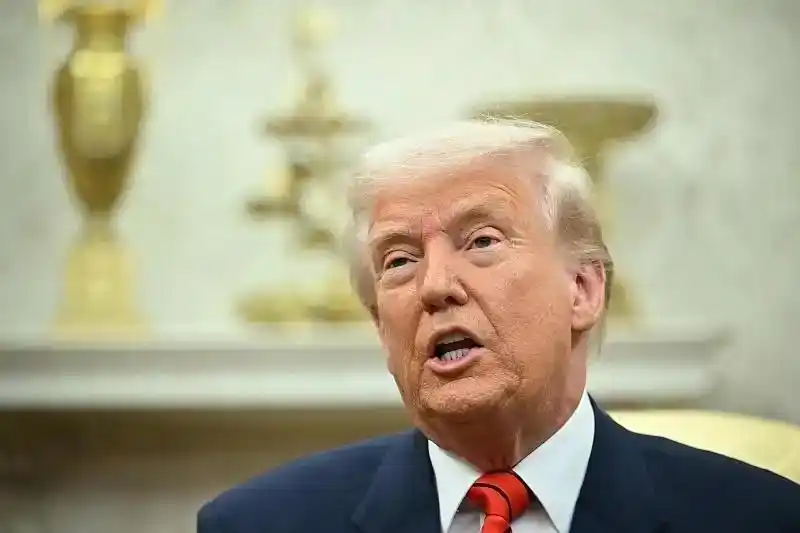 特朗普普京18日再谈“停火”，泽连斯基却被“静音”