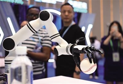 海评面：“中国在很多技术领域已处于领先地位”