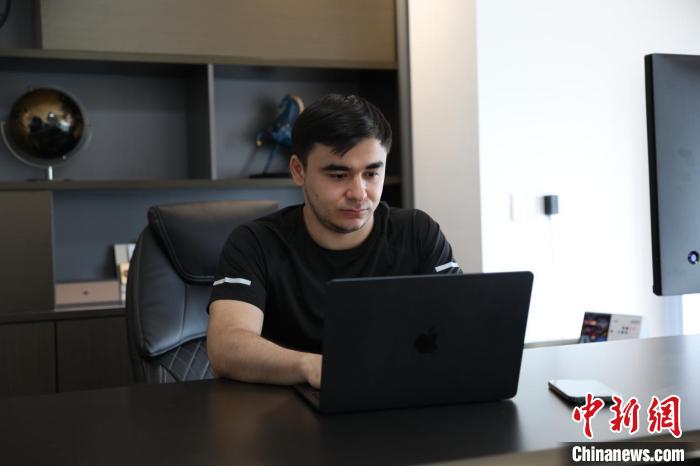 乌兹别克斯坦青年的西安创业“加速跑”