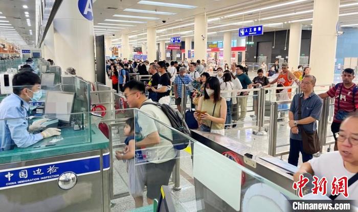 数百万港人假日北上消费，对内地文旅赞不绝口