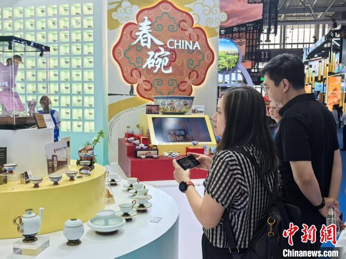 文博会观察：中国非遗产品“圈粉”海内外_文博会观察：中国非遗产品“圈粉”海内外_