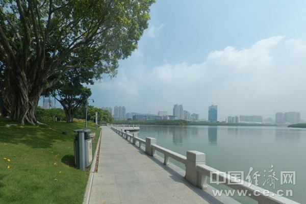 中经评论：水清岸绿，让“诗和远方”触手可及