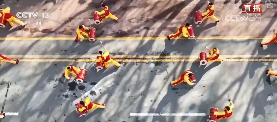 “中国风”吹向了世界 “非遗+文创”给你不一样的“年味儿”_“中国风”吹向了世界 “非遗+文创”给你不一样的“年味儿”_