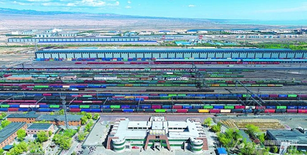 辉煌70年 奋进新征程丨风动阿拉山口