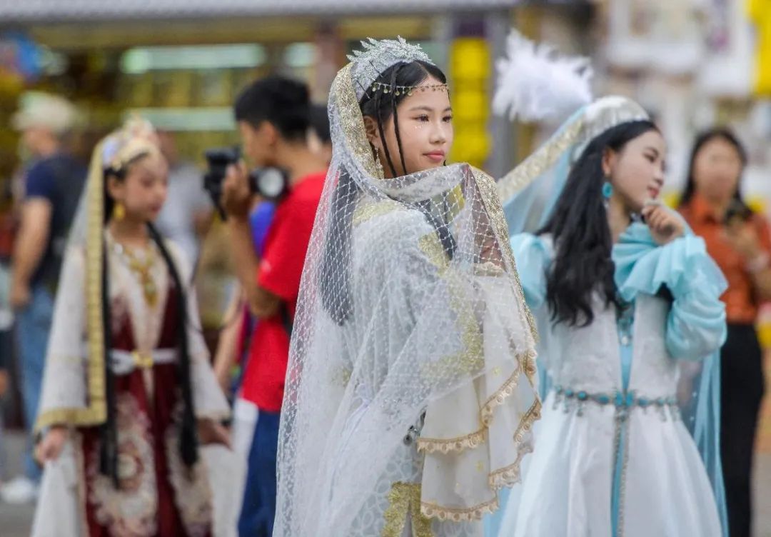 _民族团结新疆棉花_新疆民族团结文化墙