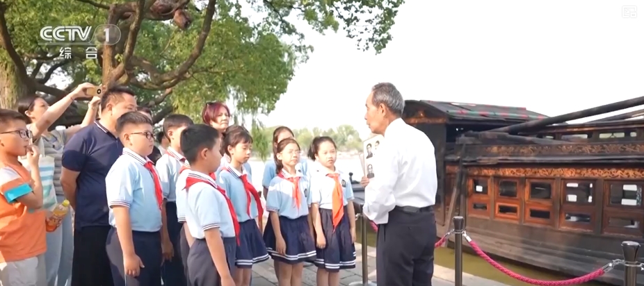 _各地多彩活动迎“六一” 守护红色根脉做新时代好少年_各地多彩活动迎“六一” 守护红色根脉做新时代好少年