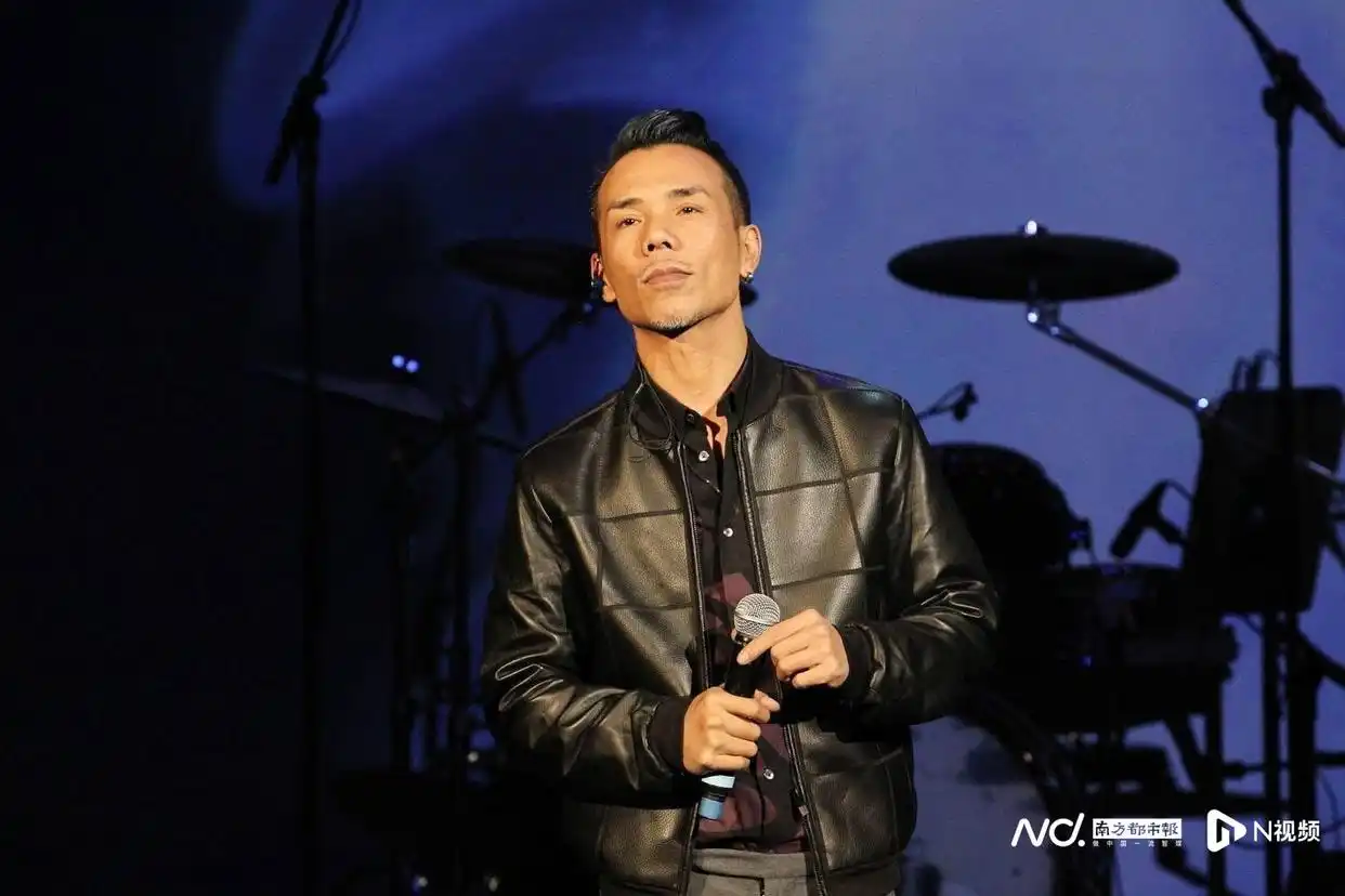 香港歌手李国祥去世终年60岁,好友证实其有肺部问题__香港歌手李国祥去世终年60岁,好友证实其有肺部问题