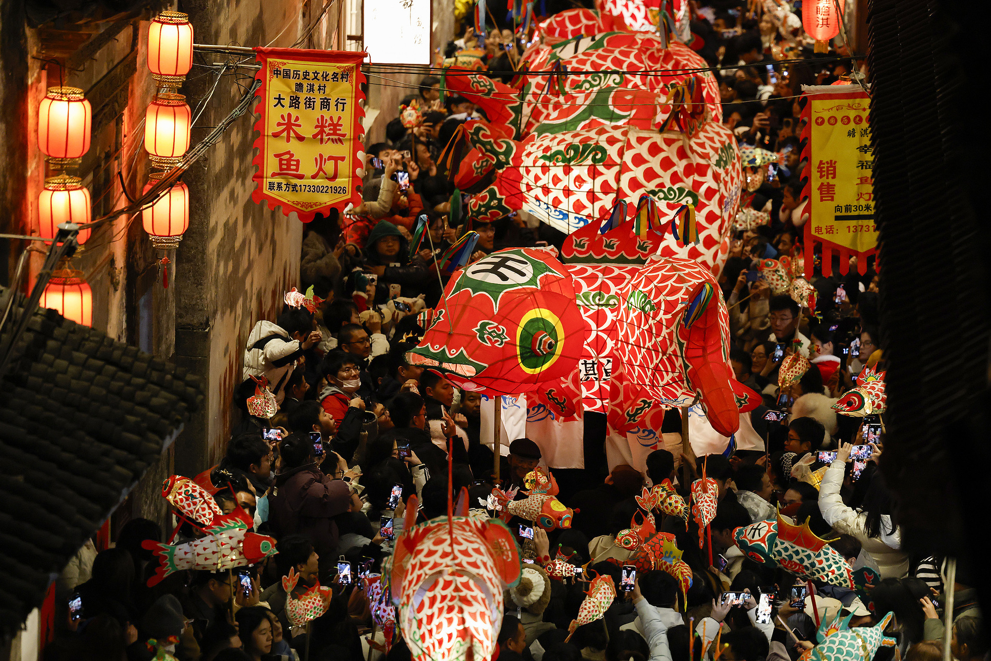 【央广时评·我们的节日】首个“非遗版”春节  共享欢乐中国年
